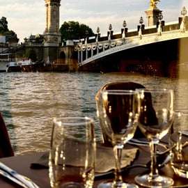 Paris: Cruzeiro com jantar bistronômico no Rio Sena