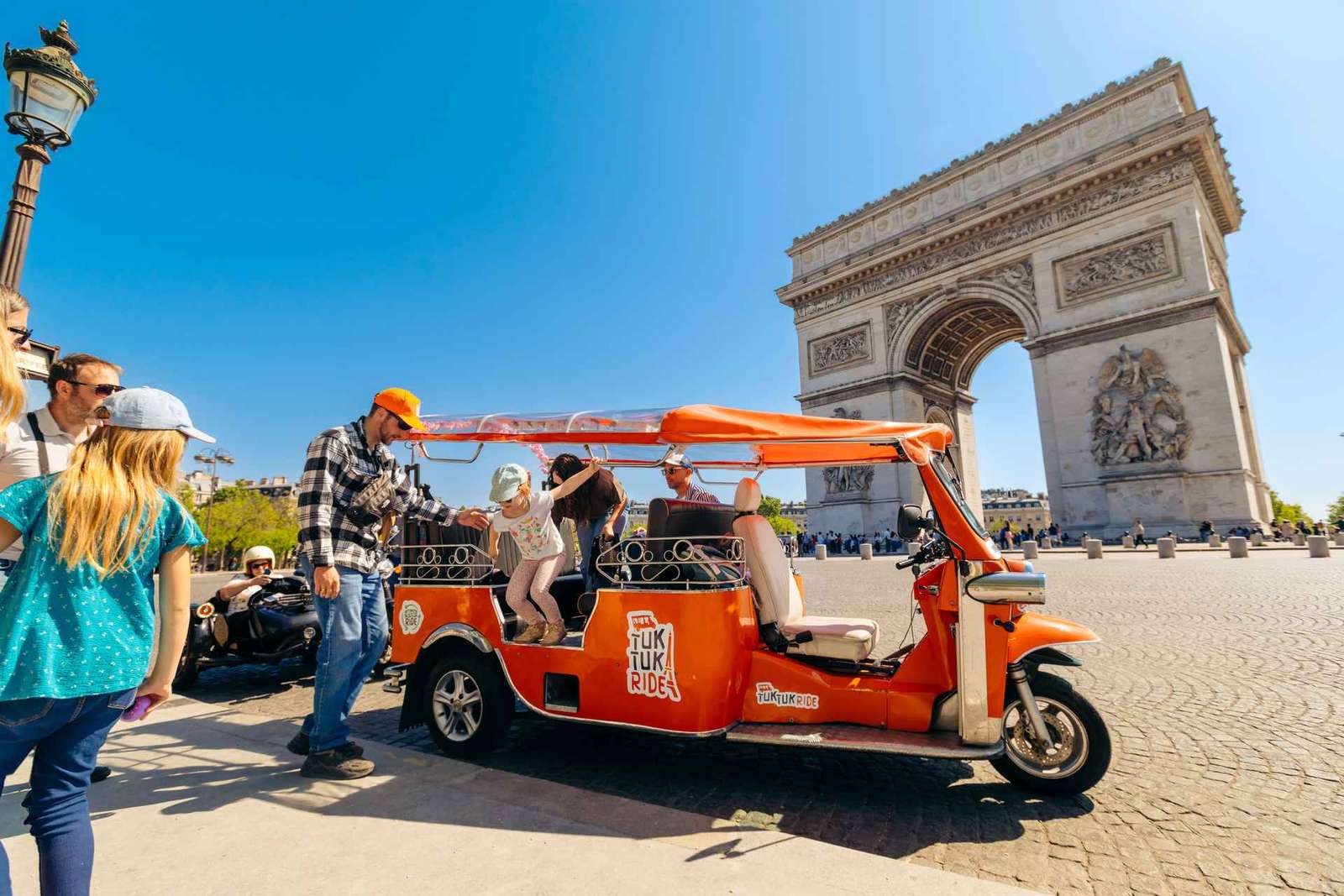 Paris: Private Electric TukTuk Highlights Tour