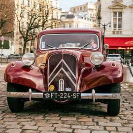 Paris - privat guidad stadstur Privat guidad stadsvandring i en Traction Avant eller DS 21