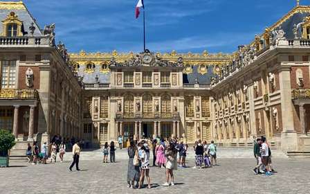 Visita privata di Versailles, Giardini e Trianon da Parigi in Mercedes