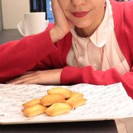 Bakning i Paris på ett lokalt franskt bageri