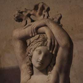 Paris: Louvre Museum Guided Tour with Reserved Access