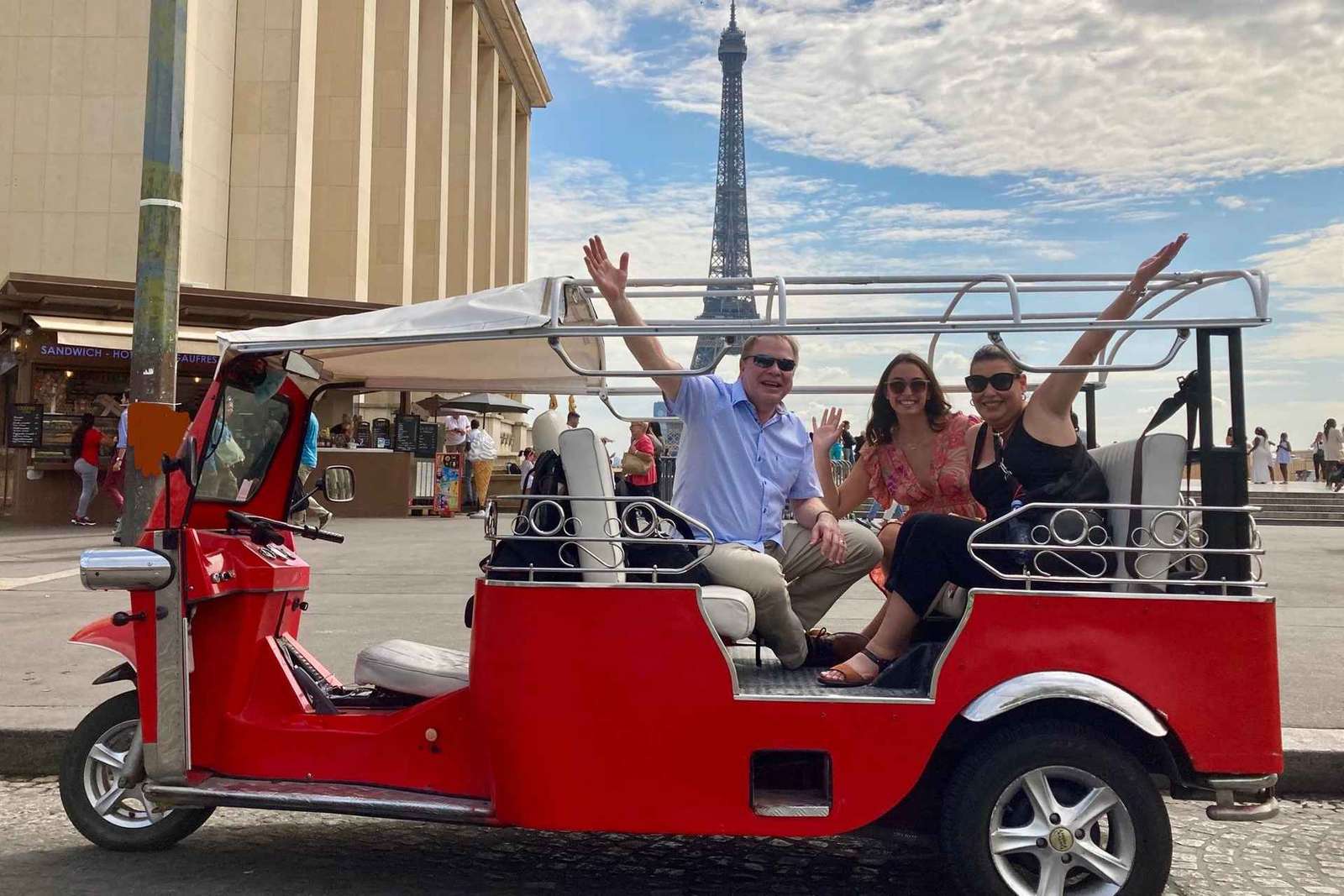 Paris: 2-, 4-, or 6-Hour Private Tuk-Tuk Sightseeing Tour