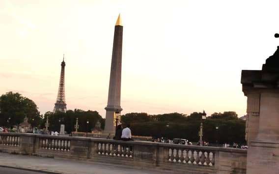 Paris: French Revolution Walk to View Bastille Remains