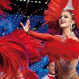 Paris: Moulin Rouge Cabaret Show Ticket mit Champagner