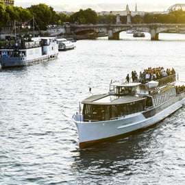 París: Crucero nocturno por el río con música