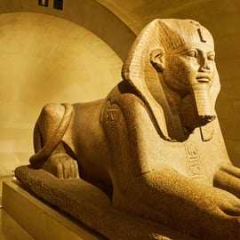 Paris: Louvre Museum Guided Tour with Reserved Access