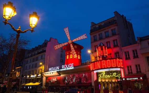 Moulin Rouge-show pezsgővel, leszállás a belvárosban