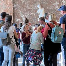 Paris Louvre: 2-Hour Private Tour for Groups or Families