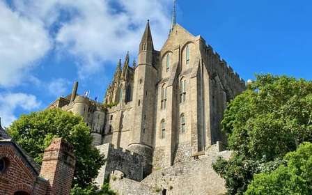 Från Paris: Privat Mont Saint-Michel & Normandie D-Day Tour