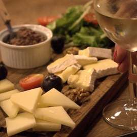 Paris: French wine tasting with cheeses and charcuterie