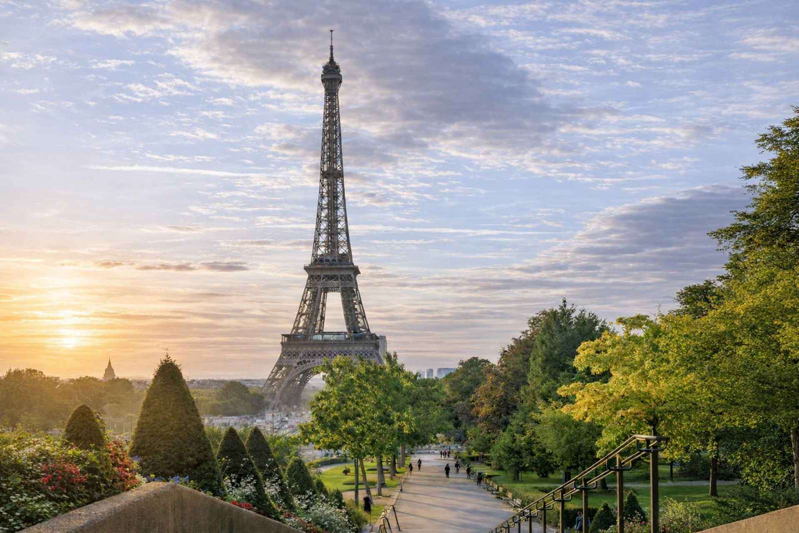 Paris: Eiffelturm 2. Stock oder Gipfel Geführte Tour