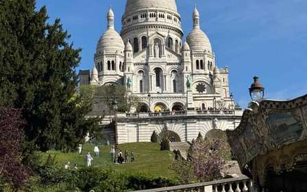 Paris: Montmartre Must-See Walking Tour with a Local Guide