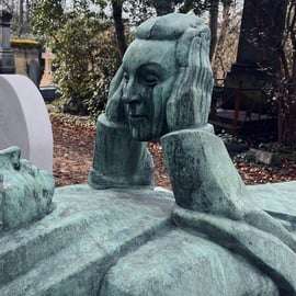Who Killed Victor ? Escape Game at Père Lachaise Cemetery