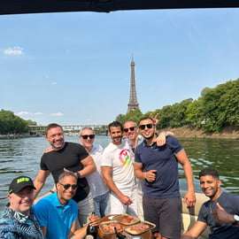 Private Seine River Cruise in Paris, Eiffel Tower Views