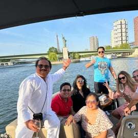 Private Seine River Cruise in Paris, Eiffel Tower Views