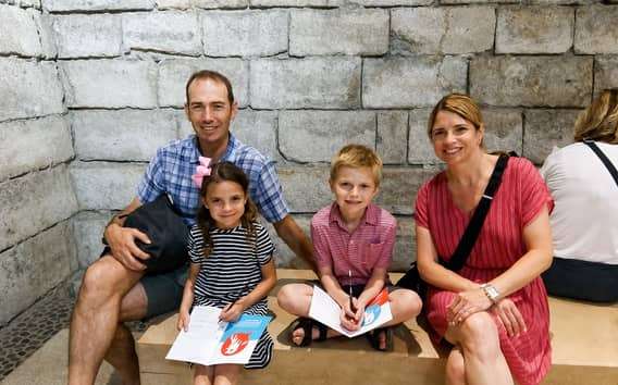 Louvre: Guided Family Treasure Hunt with Activity Booklets