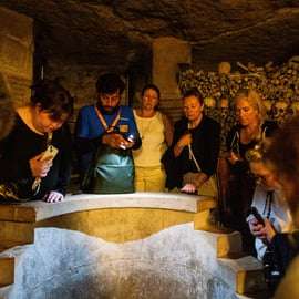 Catacombes de Paris : visite guidée en coupe-file et accès spécial