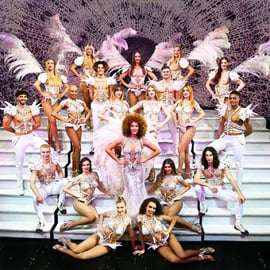 Parijs: 3-gangen diner & show in Paradis Latin Cabaret
