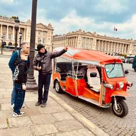 Paris: Private Electric TukTuk Highlights Tour
