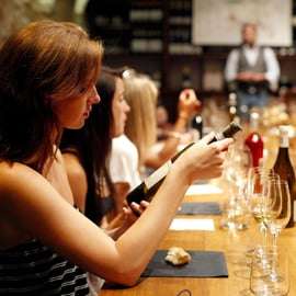 Paris: Aula de prova de vinhos franceses com um sommelier