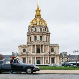 Paris - privat guidad stadstur Privat guidad stadsvandring i en Traction Avant eller DS 21