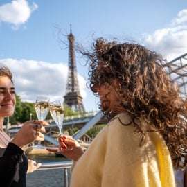 Paris: Cruzeiro de degustação de champanhe com partida da Torre Eiffel