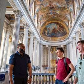 De Paris: Visita ao Palácio e Jardim de Versalhes com transferes
