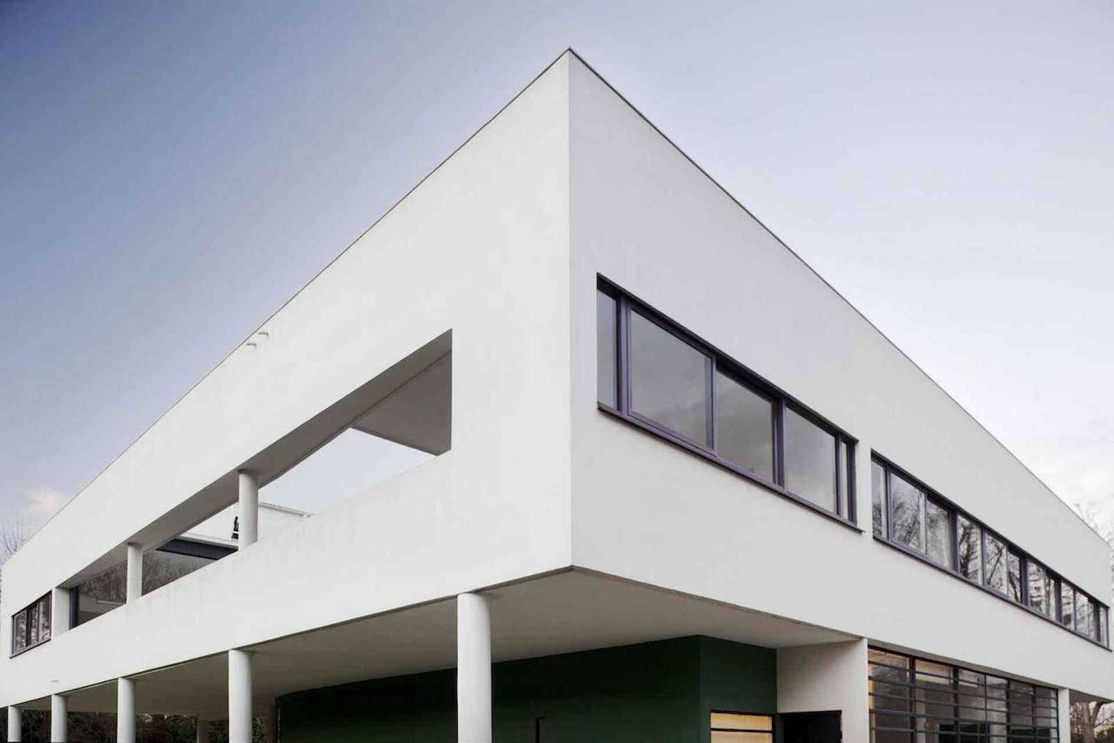 Ingresso para a Villa Savoye de Le Corbusier em Poissy
