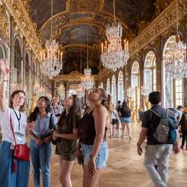 De Paris: Visita ao Palácio e Jardim de Versalhes com transferes