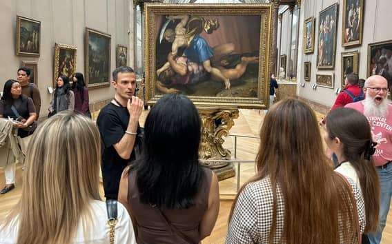 Paris: Louvre Museum Semi-Private Tour | Skip the Line