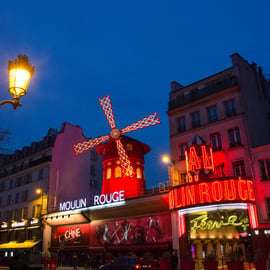 Spectacle du Moulin Rouge avec champagne et retour