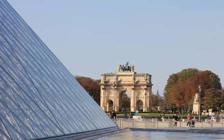 Paris: Louvre, Sainte-Chapelle, & Notre Dame Full Day Tour