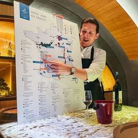 Paris: Visita guiada ao Museu do Vinho com prova de vinhos