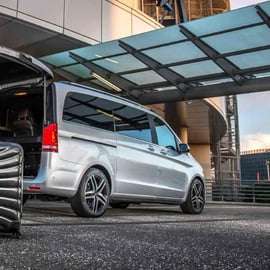 Paris: Charles-de-Gaulle Airport Private Roundtrip Transfer