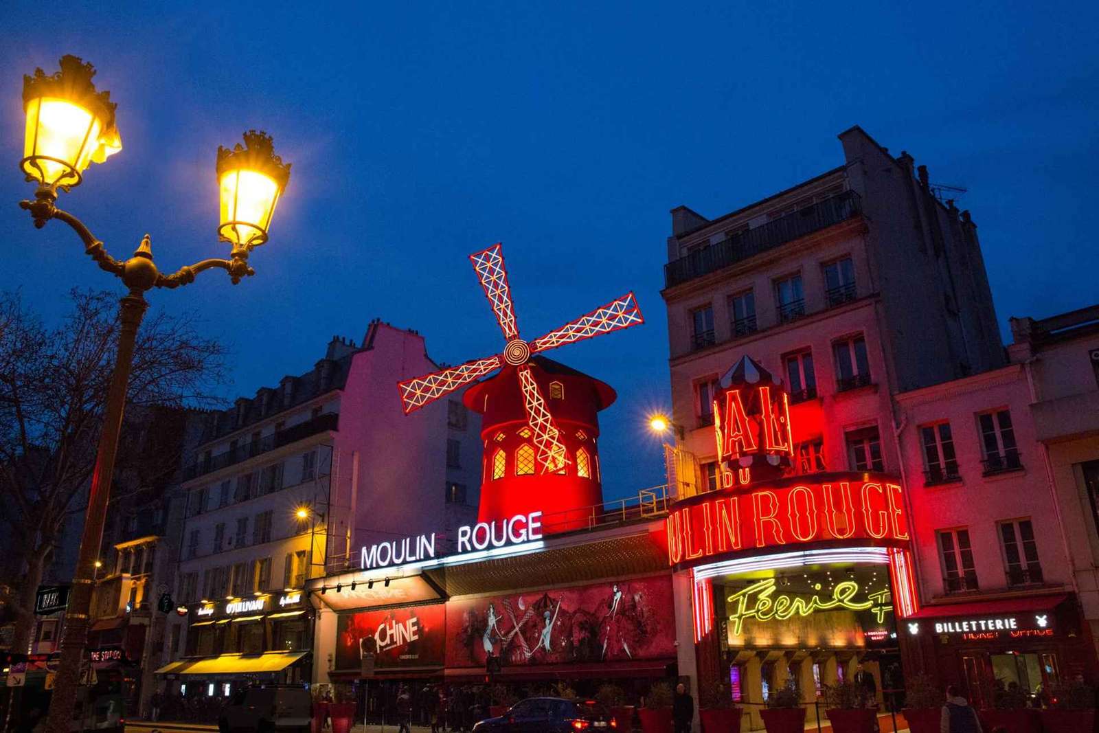 Spectacle du Moulin Rouge avec champagne et retour