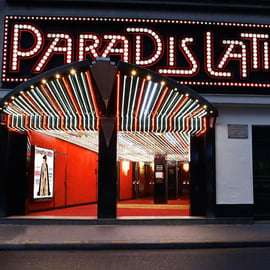 Paryż: Paradis Latin Cabaret Show z opcjonalnym szampanem